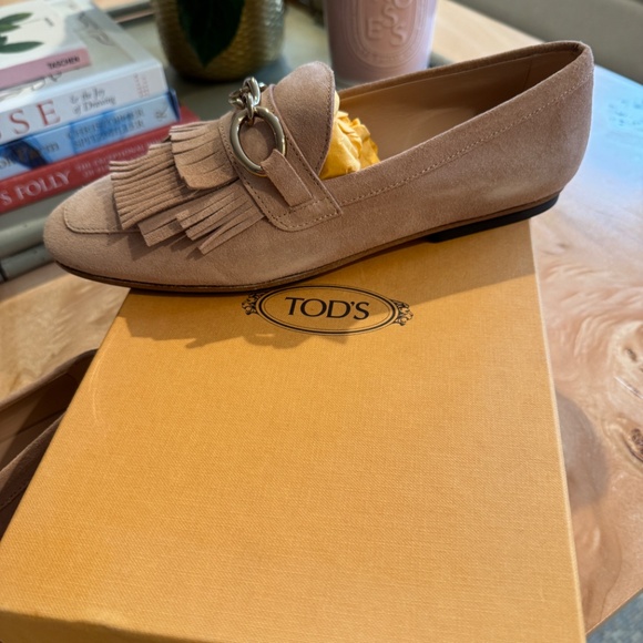 Tod’s Suede Fringe Slipper in ‘Old Pink’ colour, size 39.5 - Picture 4 of 5